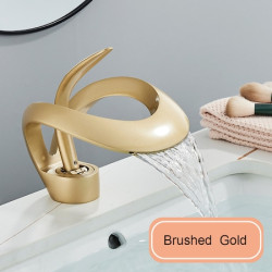 Baterie chiuveta baie, Blackswan, Tip M214, model auriu mat cu pipa tip cascada, dimensiune 15 cm