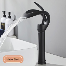 Baterie chiuveta baie, Blackswan, Tip M217, model negru cu pipa tip cascada si montare pe blat, dimensiune 34 cm