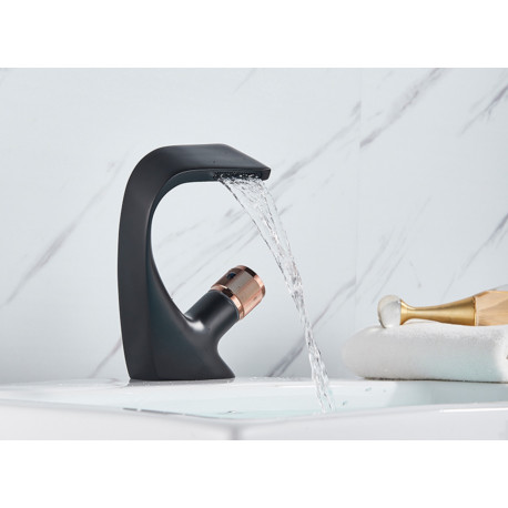 Baterie chiuveta baie, Blackswan, Tip cascada M47, model negru/ rose gold, dimensiune 19 cm